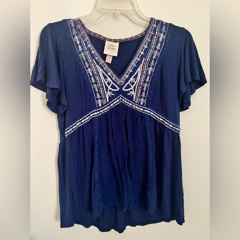 Knox Rose Top.  Size Small.  Blue in color.